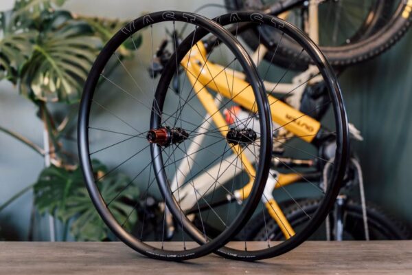 LYNE COMPONENTS VAST ALLOY GRAVEL WHEELSET 700C
